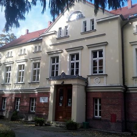 Stado Ogierow Sierakow Hotel Шераков Екстериор снимка