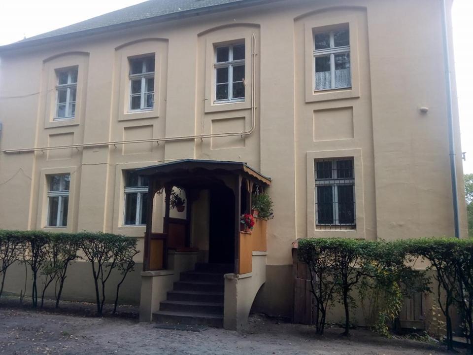 Stado Ogierow Sierakow Hotel Шераков Екстериор снимка