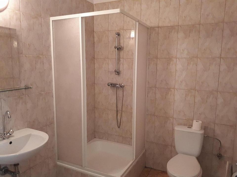 Stado Ogierow Sierakow Hotel Шераков Екстериор снимка